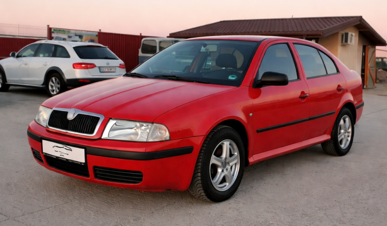 
								Skoda Octavia 2010 1.6 full									