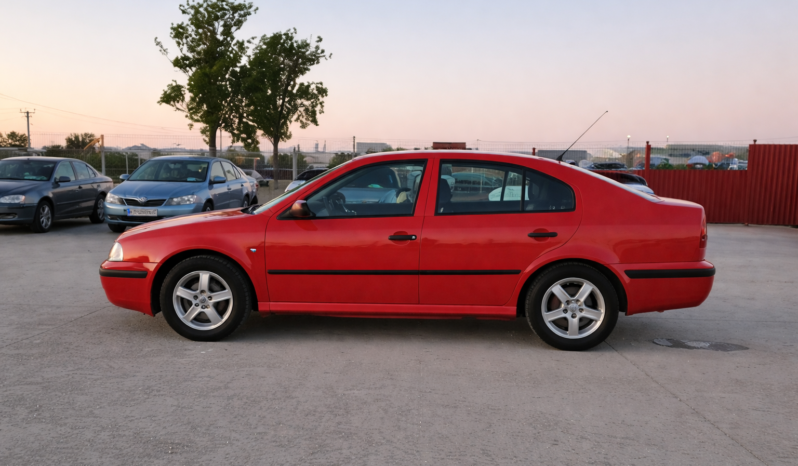 
								Skoda Octavia 2010 1.6 full									